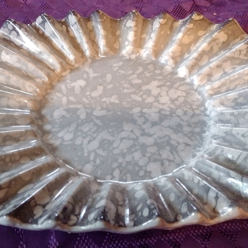 Vintage 60s MCM USA Pottery #303 ASHTRAY/DISH, 7x6, Speckled, Fluted Edge, Mint!